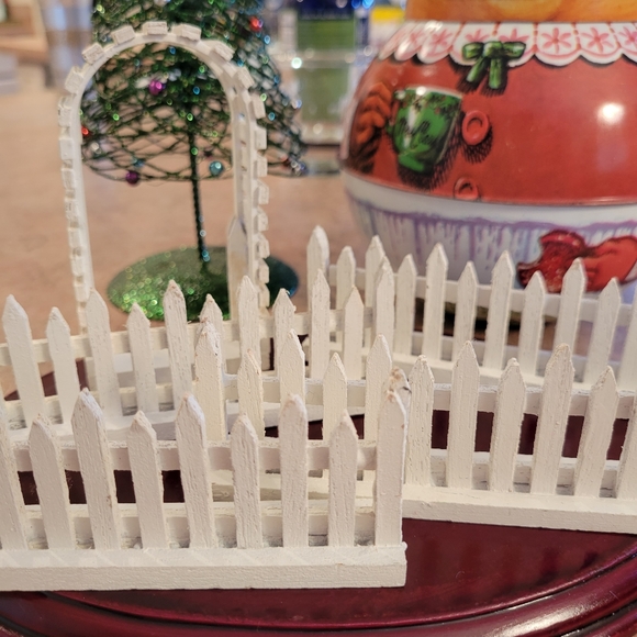 Lemax Village Wooden Fence & Arbor ~ Crafts ~ Dioramas ~ Assemblage~ FINAL PRICE - Picture 3 of 11